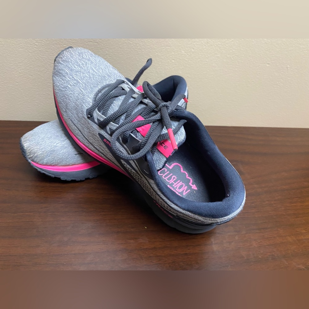 BROOKS Trace 2 running women’s shoes size: 7 code no# 1203751B038 - Picture 8 of 17